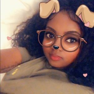 Meet your Posher, Courtney